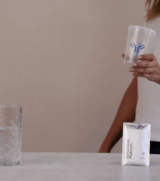 Preparación de Immunocal Platinum en un vaso